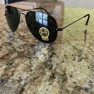 💯 authentic! New Ray-ban sunglasses 🕶️